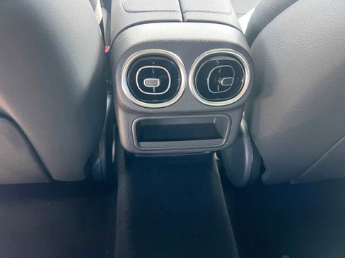 Used 2026 Mercedes-Benz GLC 300 image 30