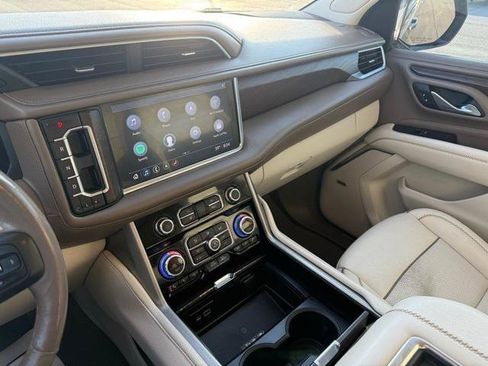 Used 2021 GMC Yukon Denali w/ Denali Premium Package image 32
