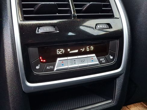 Used 2021 BMW X7 M50i AWD/4WD image 12
