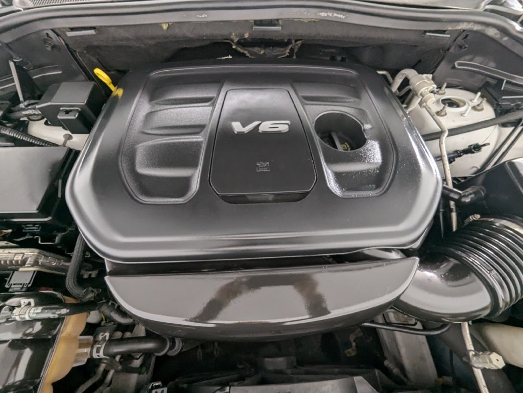 Used 2017 Jeep Grand Cherokee Limited AWD/4WD image 11