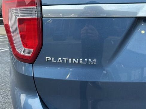 Used 2018 Ford Explorer Platinum image 11
