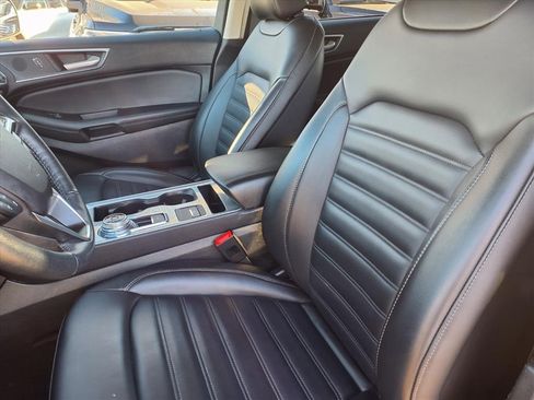 Used 2024 Ford Edge SEL image 3