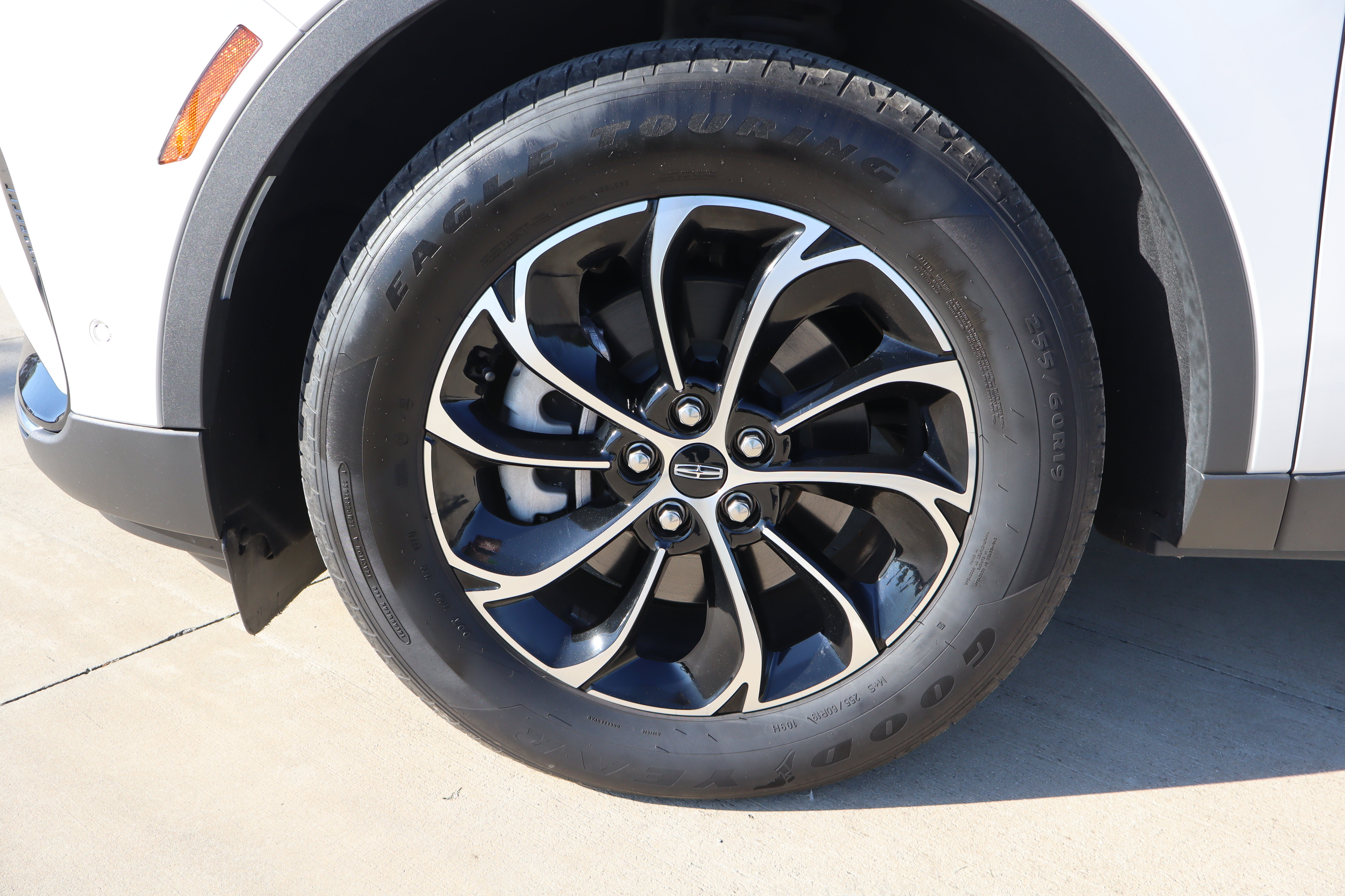 Used 2024 Lincoln Nautilus Premier AWD/4WD image 29