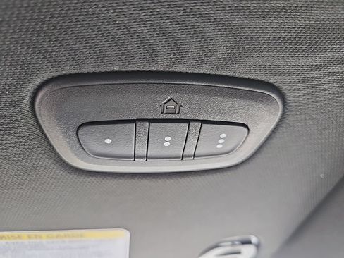 Used 2025 RAM 1500 Limited AWD/4WD image 98