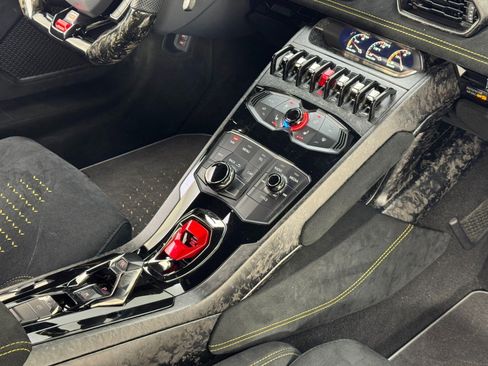 Used 2018 Lamborghini Huracan Performante image 86