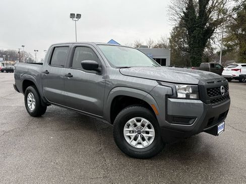 Used 2025 Nissan Frontier S w/ S Utility Package image 2