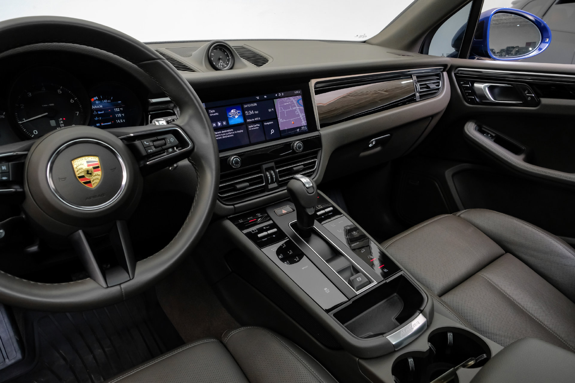 Used 2023 Porsche Macan Turbo AWD/4WD image 27