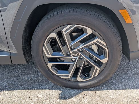Used 2025 Hyundai Tucson Limited FWD image 11