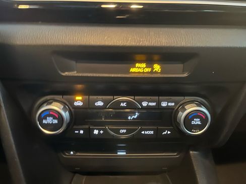 Used 2016 MAZDA MAZDA3 i Touring w/ Popular Equipment Package image 17