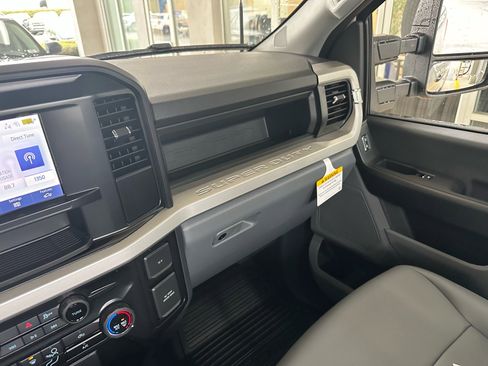 New 2026 Ford F250 XL w/ XL Chrome Package AWD/4WD image 32