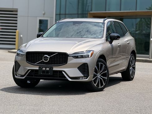 Certified 2024 Volvo XC60 B5 Plus w/ Protection Package Premier AWD/4WD image 1