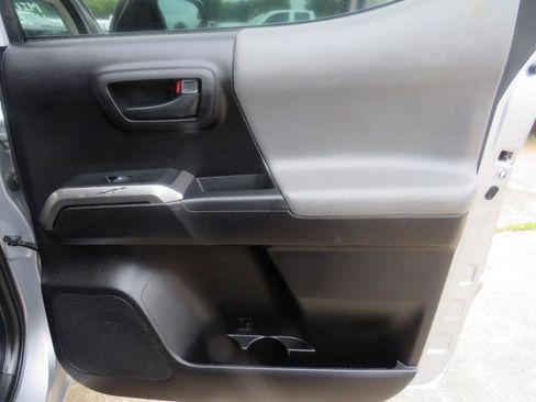 Used 2019 Toyota Tacoma SR5 RWD image 25