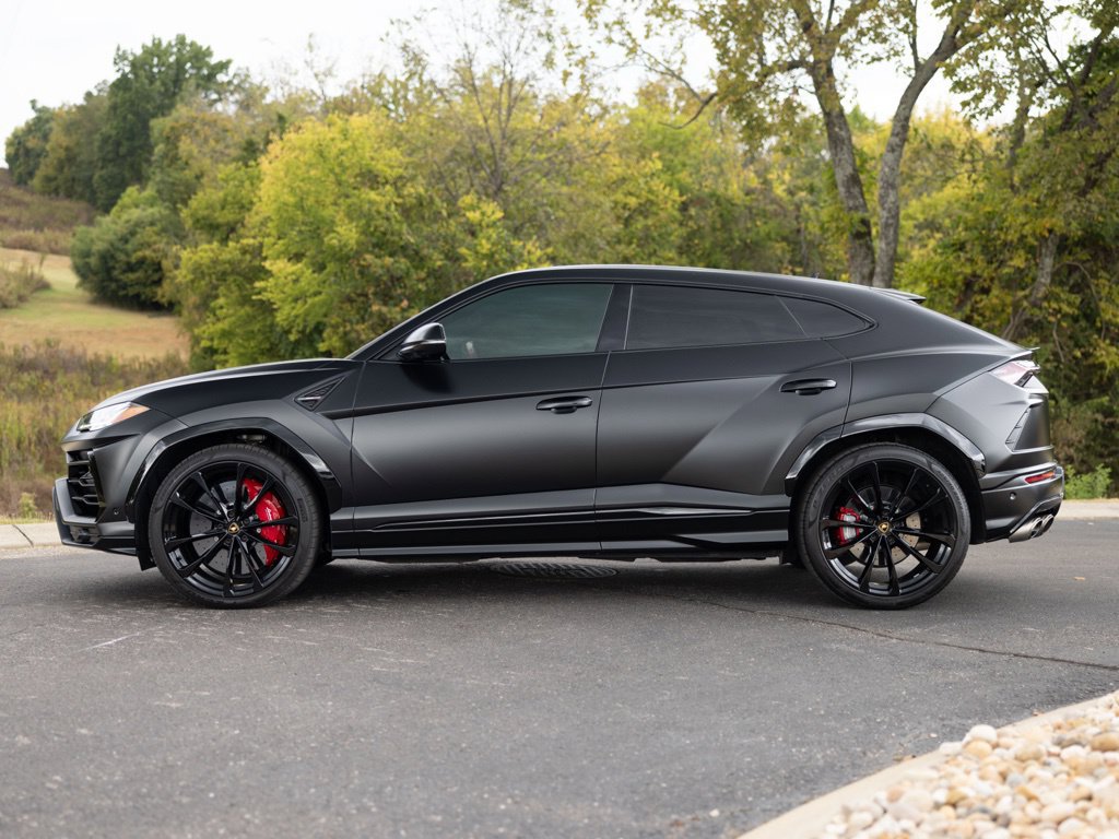 Used 2022 Lamborghini Urus AWD/4WD image 3