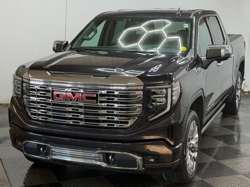 Certified 2025 GMC Sierra 1500 Denali w/ Denali Reserve Package AWD/4WD image 5