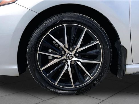Used 2023 Toyota Camry SE FWD image 11