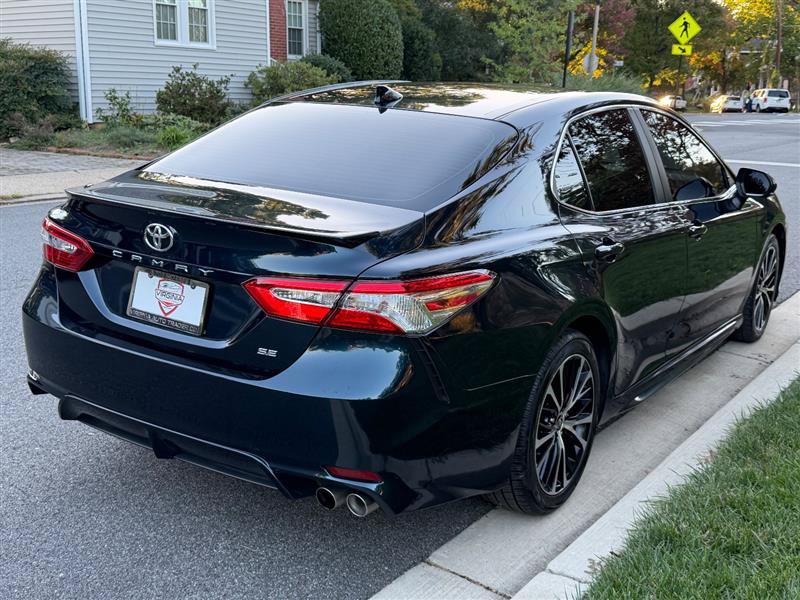 Used 2020 Toyota Camry SE FWD image 7