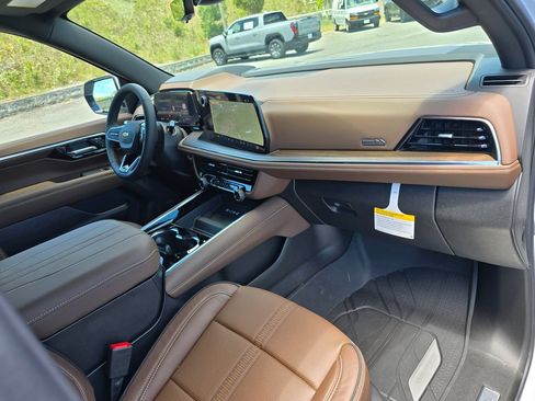 New 2026 Chevrolet Tahoe High Country w/ Sun And Tow Package AWD/4WD image 28