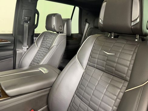 Used 2023 Cadillac Escalade Sport Platinum w/ LPO, ONYX Package AWD/4WD image 33