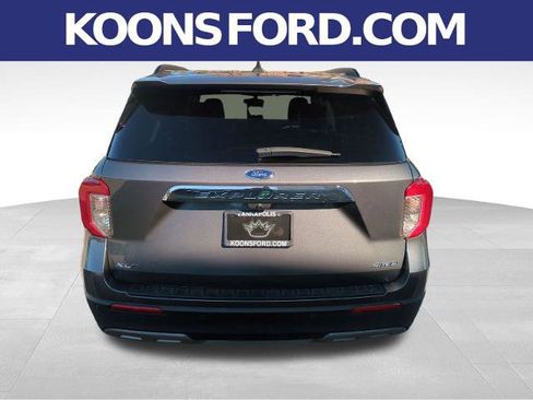 Certified 2022 Ford Explorer XLT w/ Equipment Group 202A AWD/4WD image 4