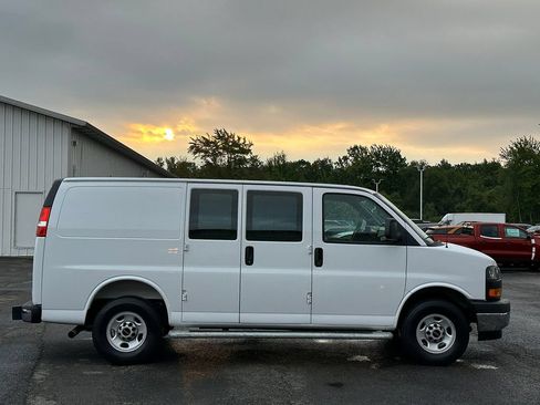 Used 2025 GMC Savana 2500 w/ Driver Convenience Package RWD image 4