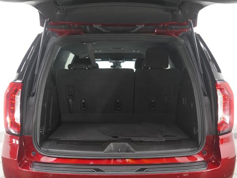 Used 2023 GMC Yukon SLE image 17