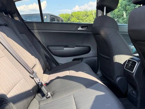 Used 2022 Kia Sportage LX AWD/4WD image 10