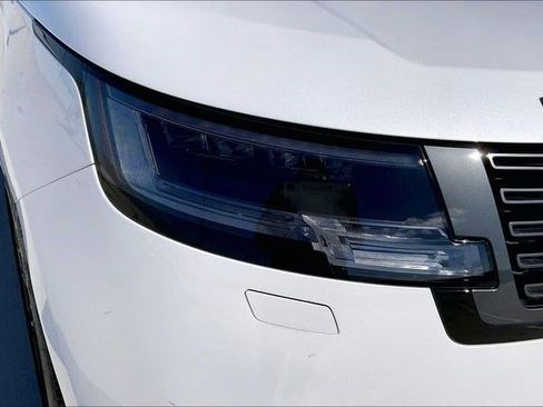 Used 2025 Land Rover Range Rover Long Wheelbase SE image 35