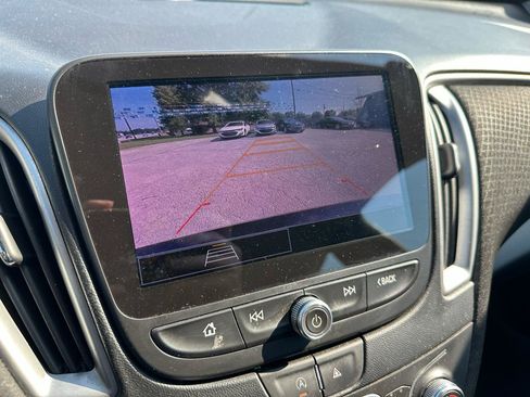 Used 2023 Chevrolet Malibu LS FWD image 17