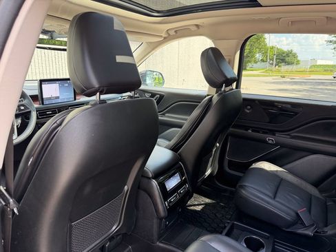 Certified 2023 Lincoln Aviator Reserve w/ Elements Package Plus AWD/4WD image 19