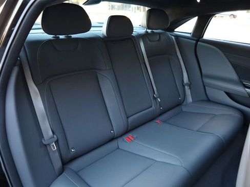 Used 2024 Lucid Air Touring image 21