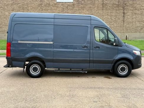Used 2019 Mercedes-Benz Sprinter 144 image 5