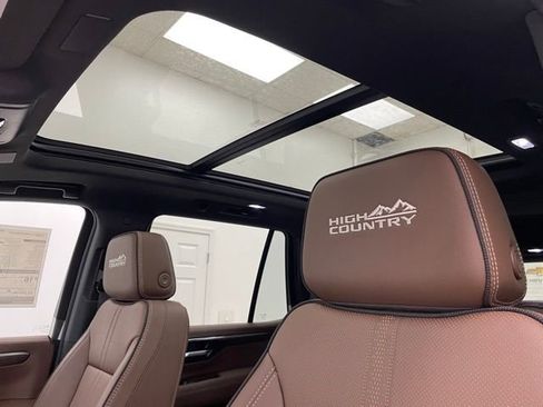 New 2026 Chevrolet Tahoe High Country w/ Sun And Tow Package AWD/4WD image 8