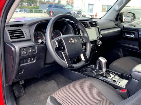 Used 2024 Toyota 4Runner TRD Off-Road AWD/4WD image 2
