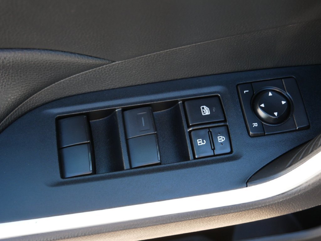 Used 2021 Toyota RAV4 XLE w/ Convenience Package AWD/4WD image 17