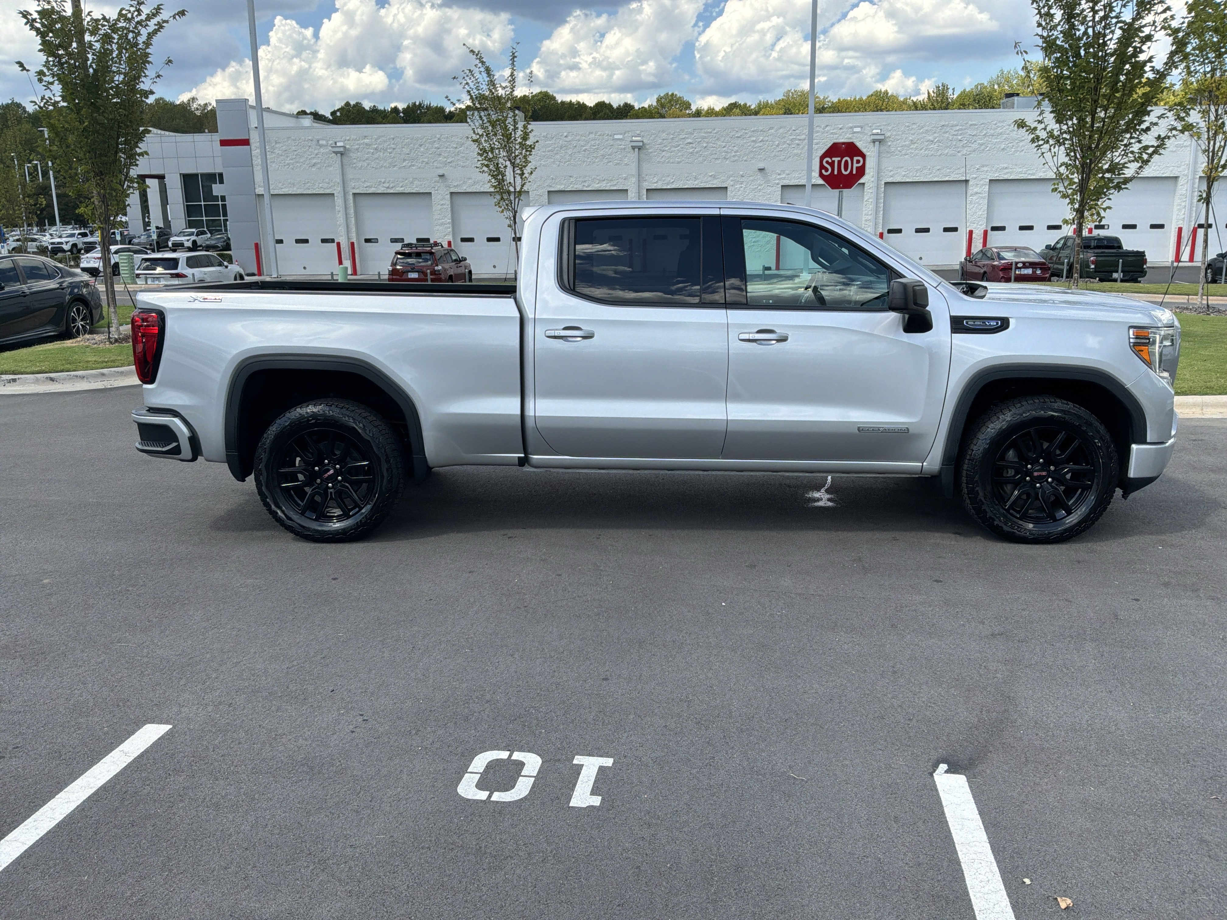 Used 2021 GMC Sierra 1500 Elevation w/ Preferred Package AWD/4WD image 11
