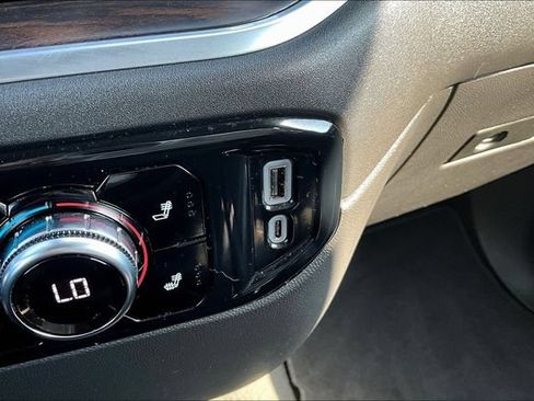 Used 2025 GMC Sierra 1500 SLT AWD/4WD image 18