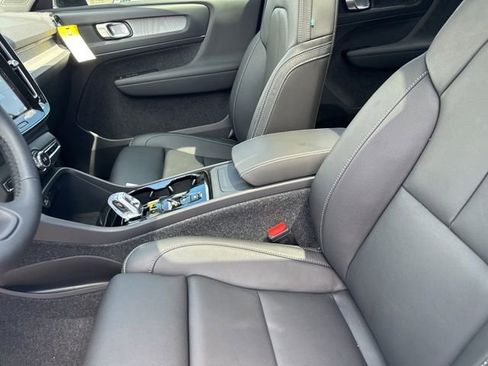 New 2025 Volvo XC40 B5 Plus w/ Protection Package Premier image 17