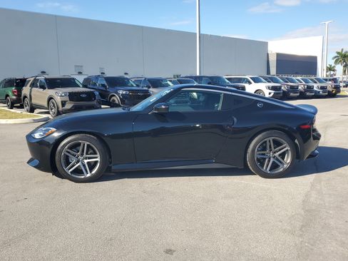 Used 2024 Nissan Z Sport w/ Floor Mat Package image 8