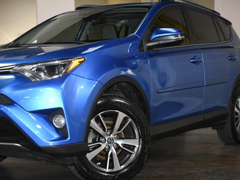 Used 2018 Toyota RAV4 XLE image 54