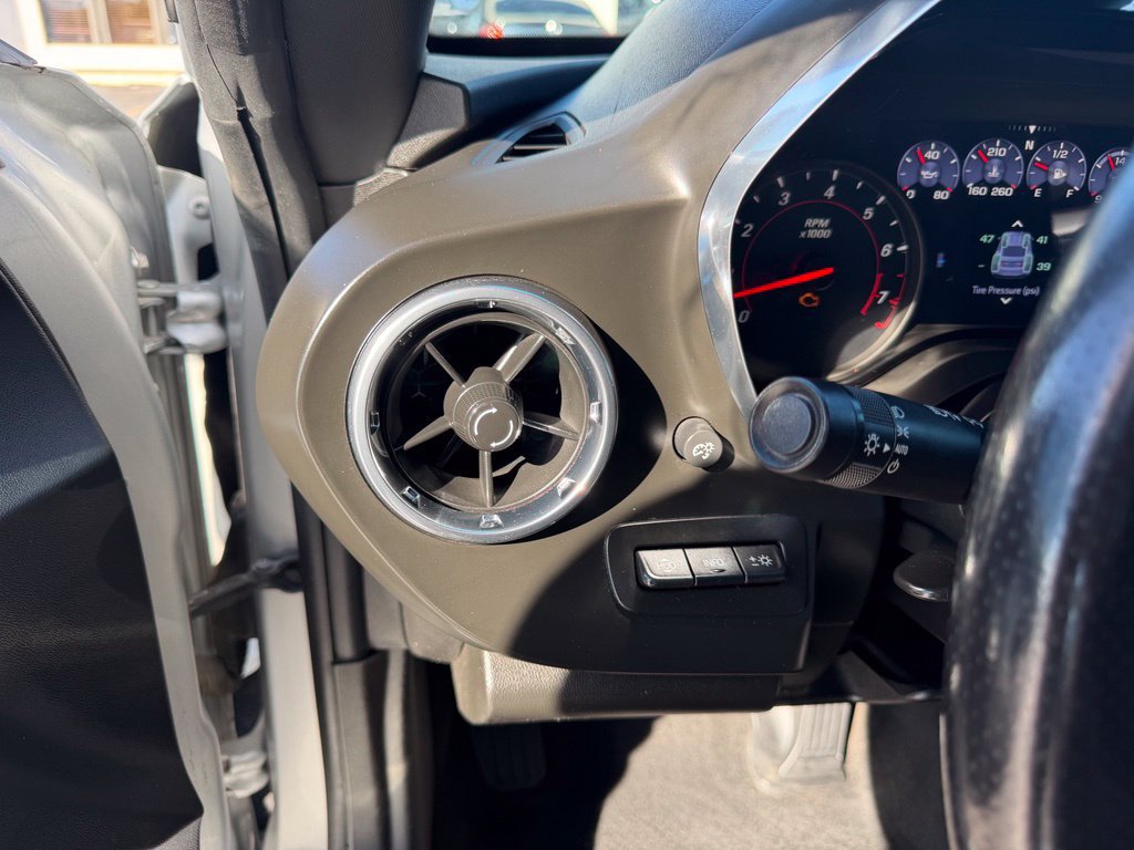 Used 2019 Chevrolet Camaro SS RWD image 23
