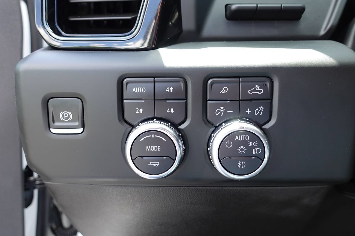 Used 2024 GMC Sierra 1500 AT4 w/ Technology Package AWD/4WD image 68
