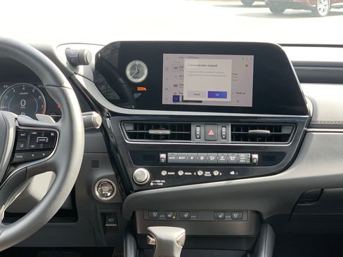 Certified 2025 Lexus ES 350 w/ Premium Package image 31