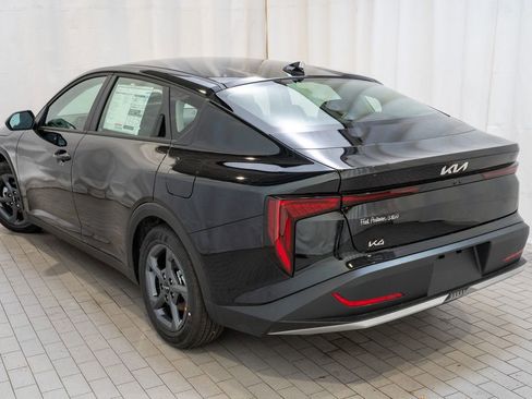 New 2025 Kia K4 LXS image 4