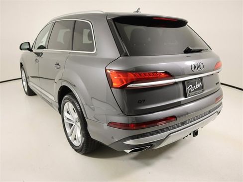 Certified 2025 Audi Q7 3.0T Premium image 3