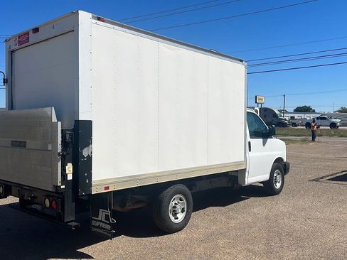 Used 2016 Chevrolet Express 3500 RWD image 4
