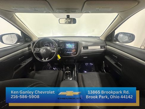 Used 2017 Mitsubishi Outlander ES image 23