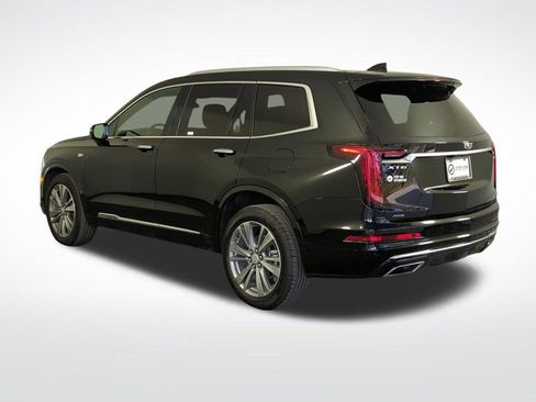 Used 2025 Cadillac XT6 Premium Luxury AWD/4WD image 6