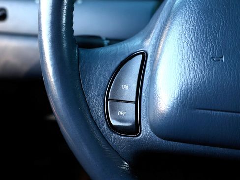 Used 1999 Lincoln Town Car Executive image 30