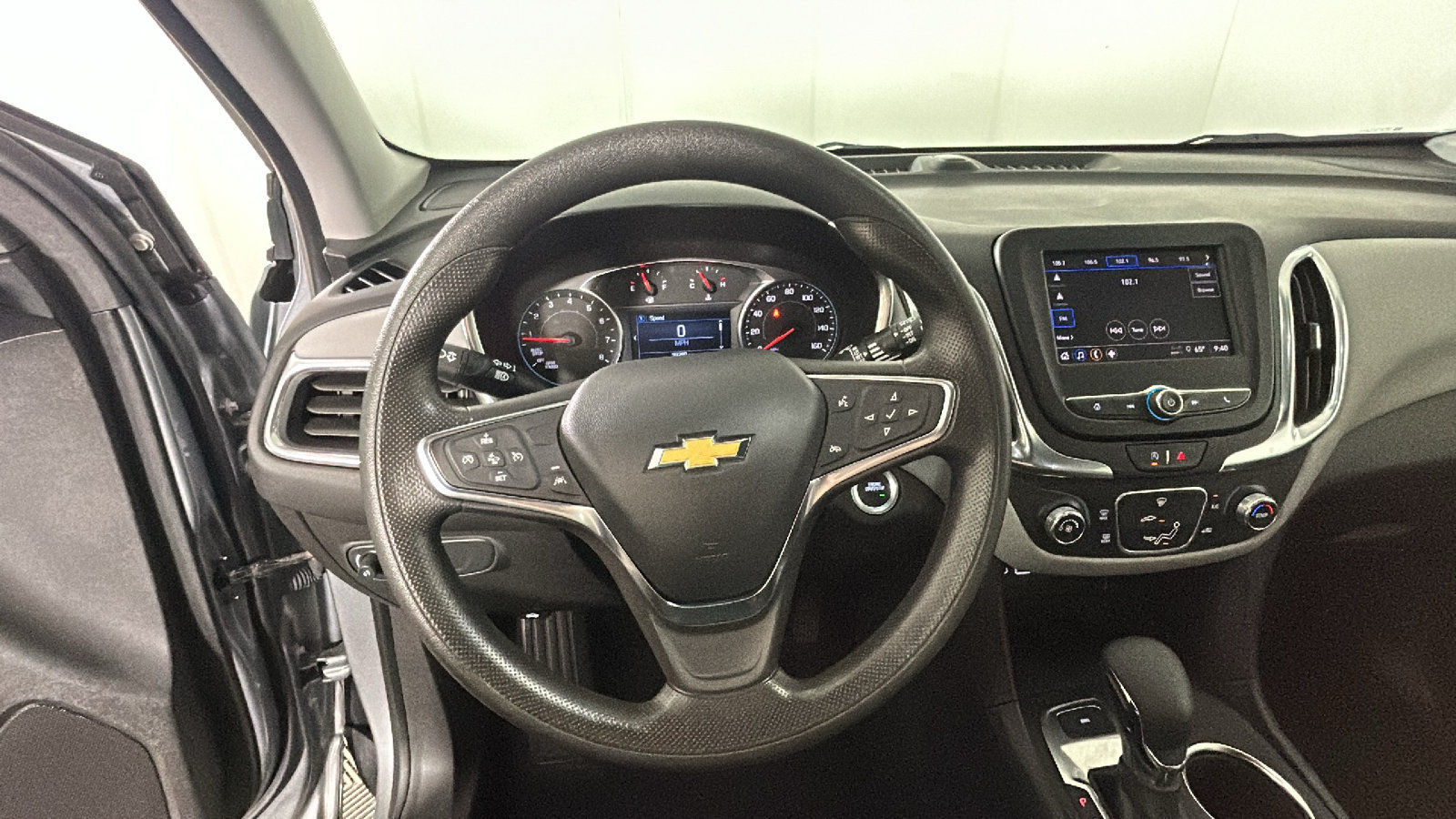 Used 2024 Chevrolet Equinox LS w/ LS Convenience Package AWD/4WD image 18