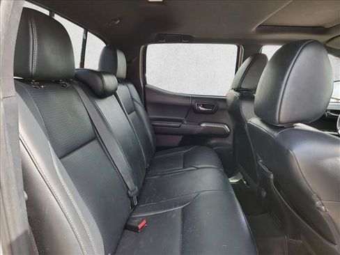 Used 2018 Toyota Tacoma Limited AWD/4WD image 15